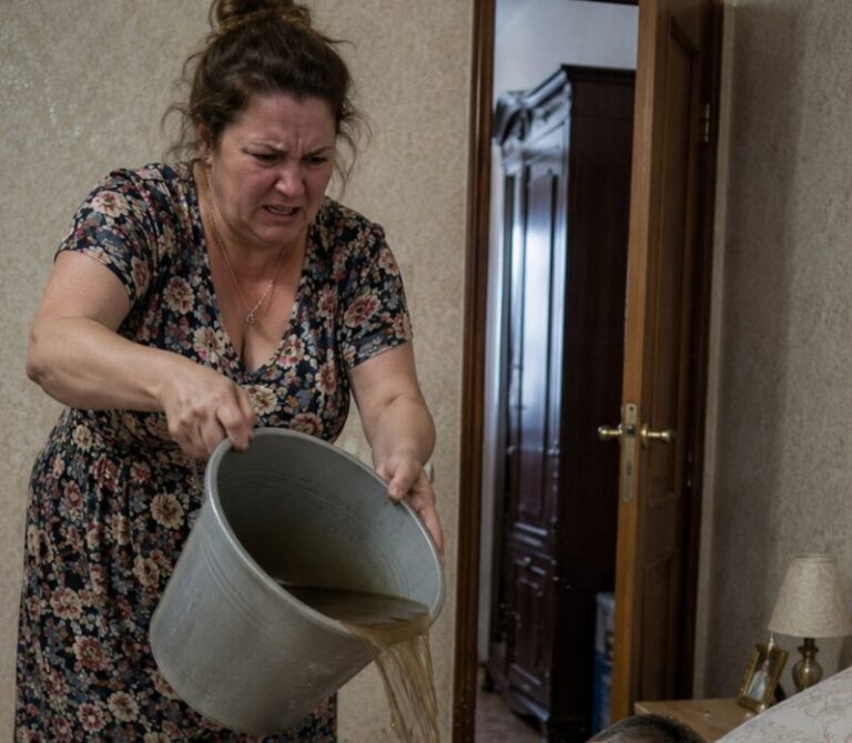 Wife Catches Husband With Mistress And Turns Betrayal Into Revenge